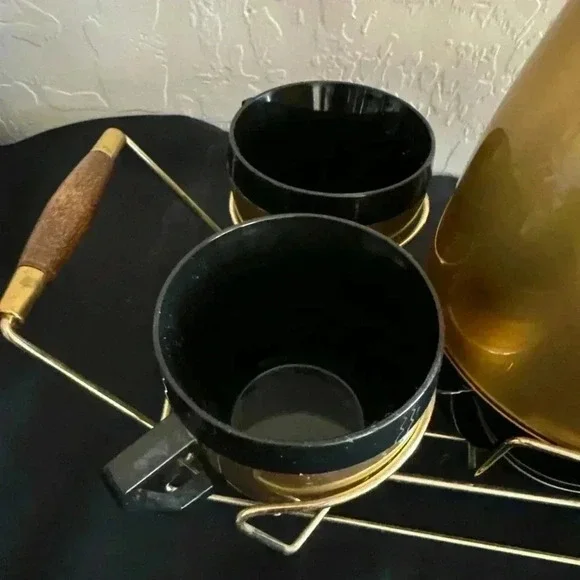 VTG MCM Thermo Serv Insulated Coffee Carafe, 4 mugs, and serving tray. Nice - Picture 4 of 6